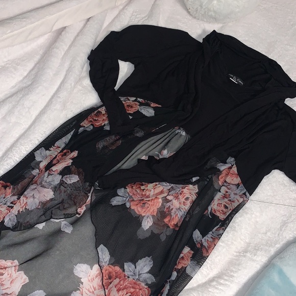 Selling cute cardigan size L - Picture 3 of 3